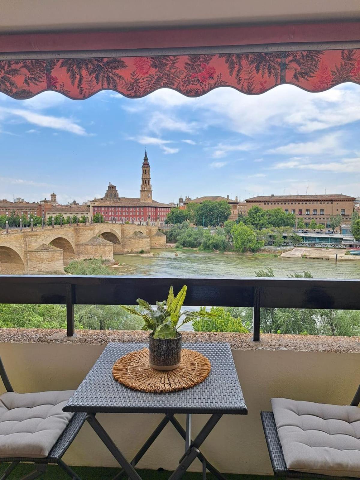Apartamento Con Vistas Al Pilar Con Aparcamiento Privado Сарагоса Екстериор снимка